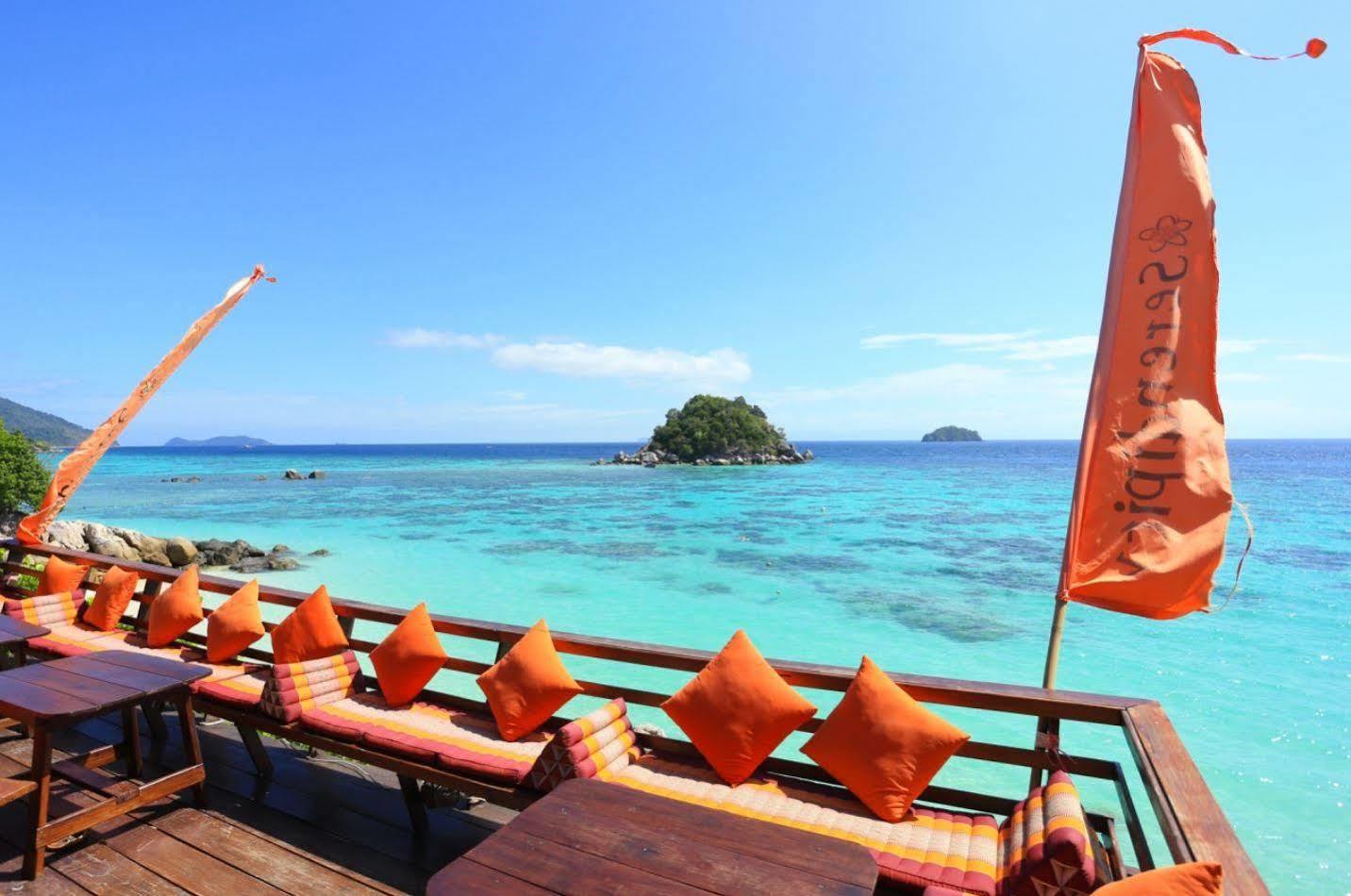 Serendipity Beach Resort Koh Lipe Eksteriør billede