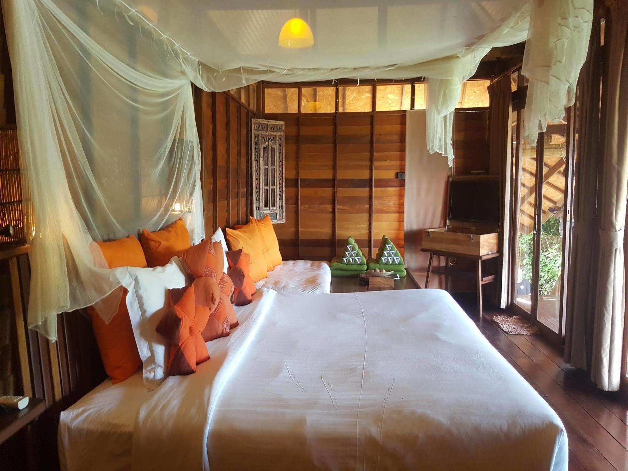 Serendipity Beach Resort Koh Lipe Eksteriør billede