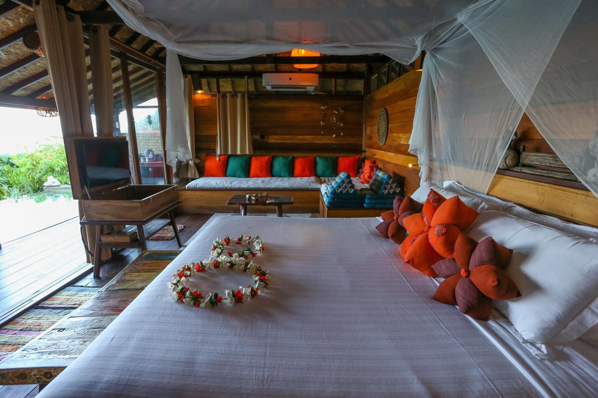 Serendipity Beach Resort Koh Lipe Eksteriør billede
