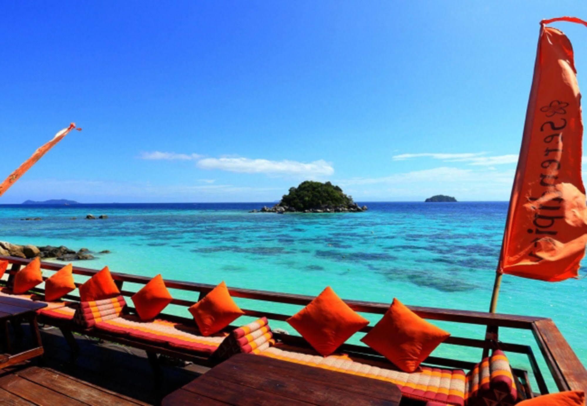 Serendipity Beach Resort Koh Lipe Eksteriør billede