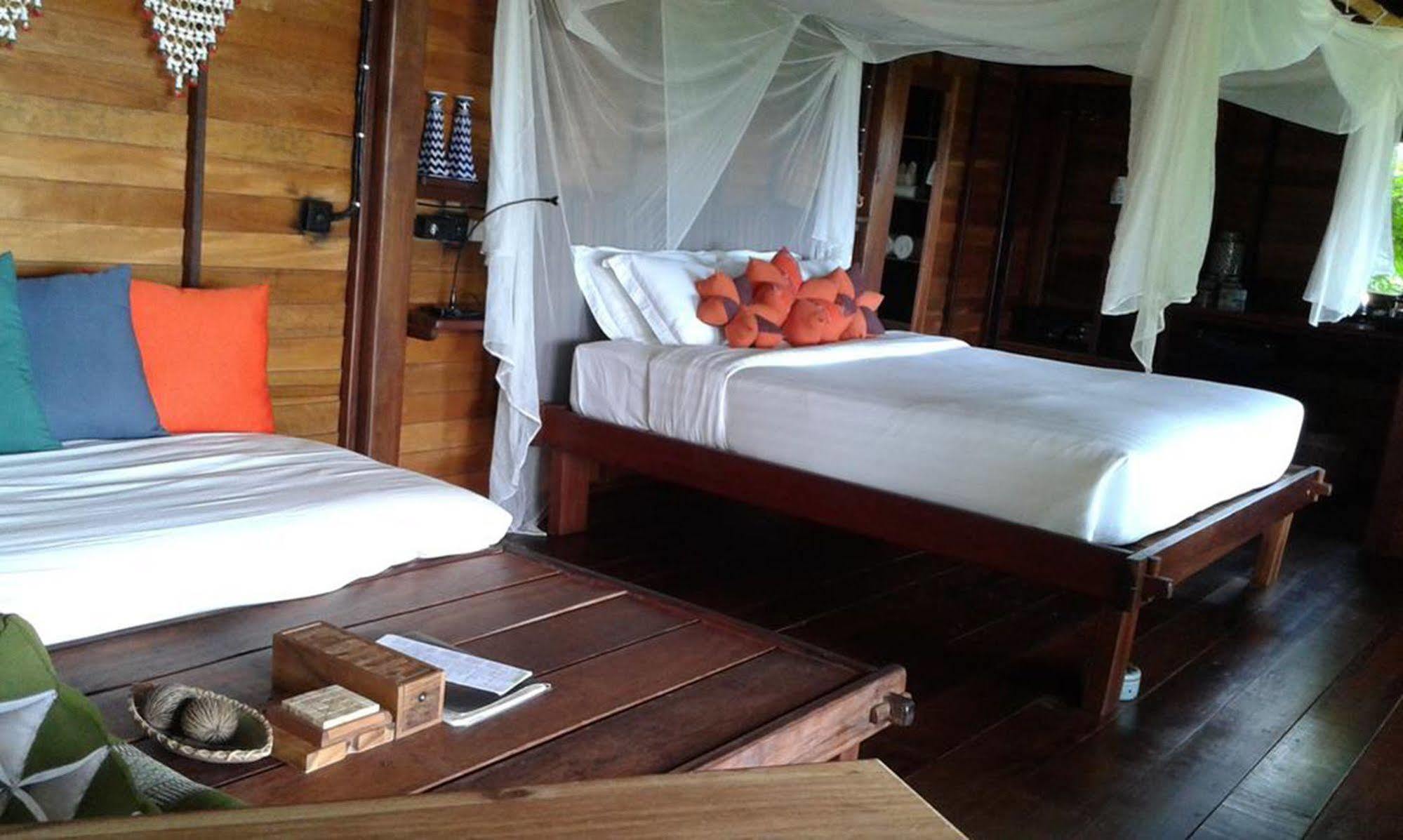 Serendipity Beach Resort Koh Lipe Eksteriør billede