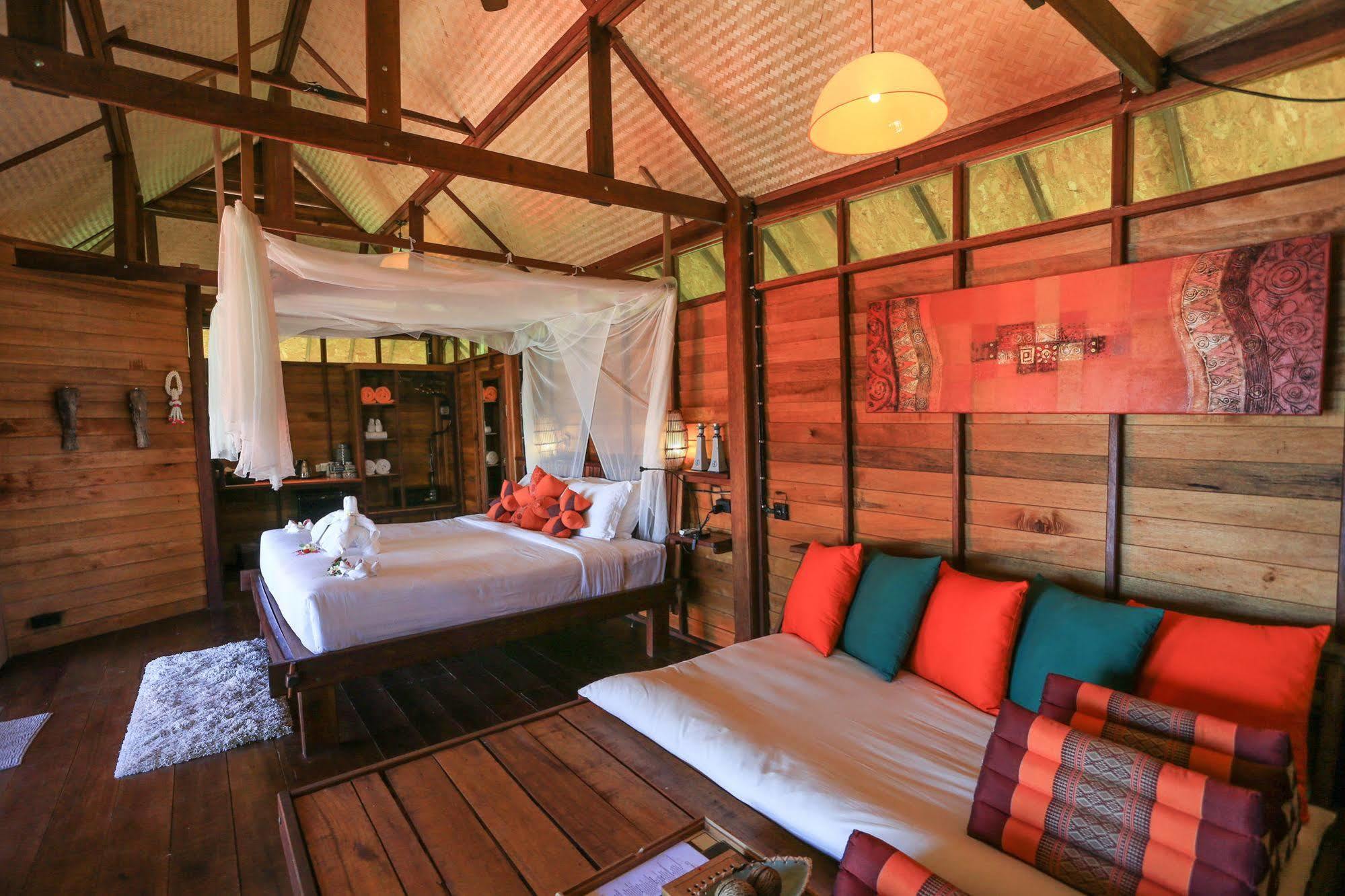 Serendipity Beach Resort Koh Lipe Eksteriør billede